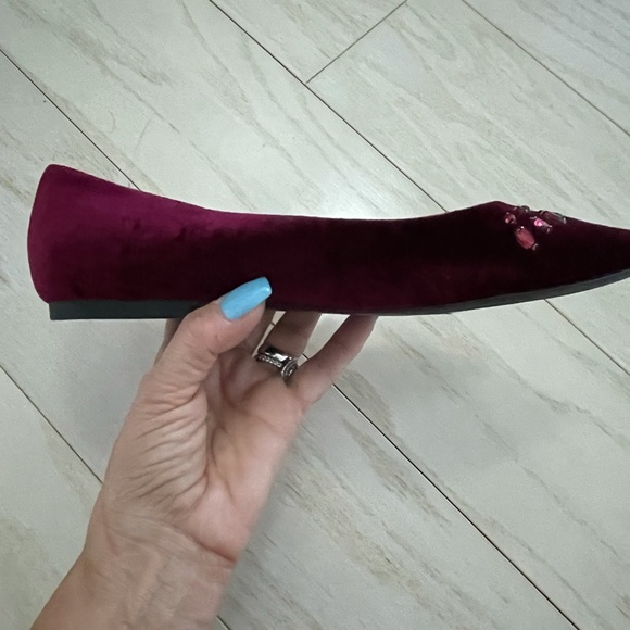 Burgundy- Dark red velvet shoes. Barely worn. - Picture 3 of 4